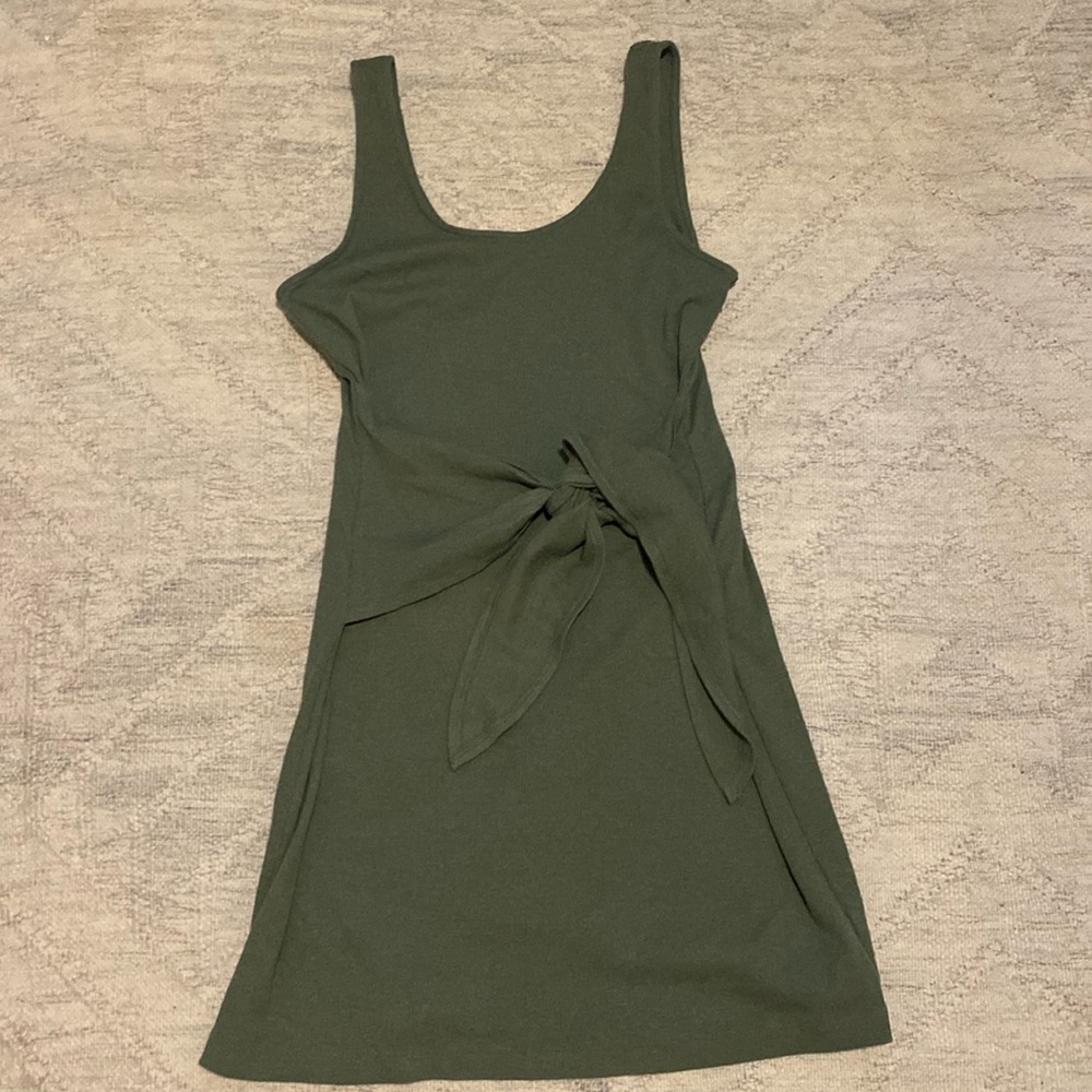 Aerie. Green tank dress with front knot detail. Size L. Worn once.